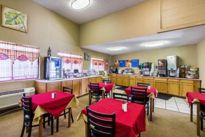 Quality Inn Scottsbluff - image 11