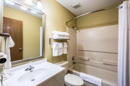 Quality Inn Scottsbluff - image 12