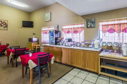 Quality Inn Scottsbluff - image 14