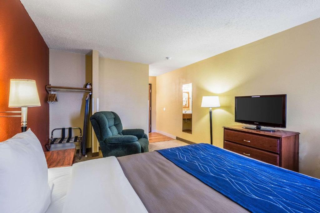 Quality Inn Scottsbluff - image 2