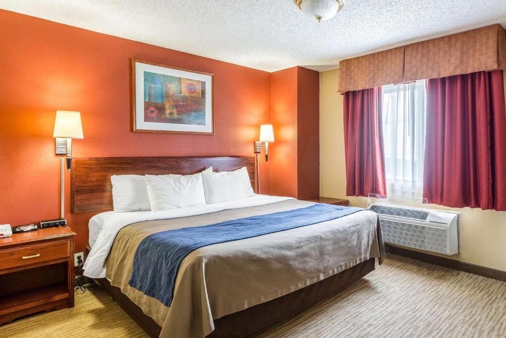 Quality Inn Scottsbluff - image 3