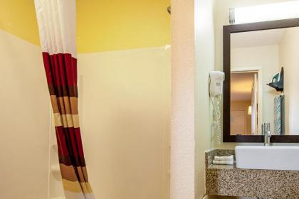 Red Roof Inn Scottsburg - image 12