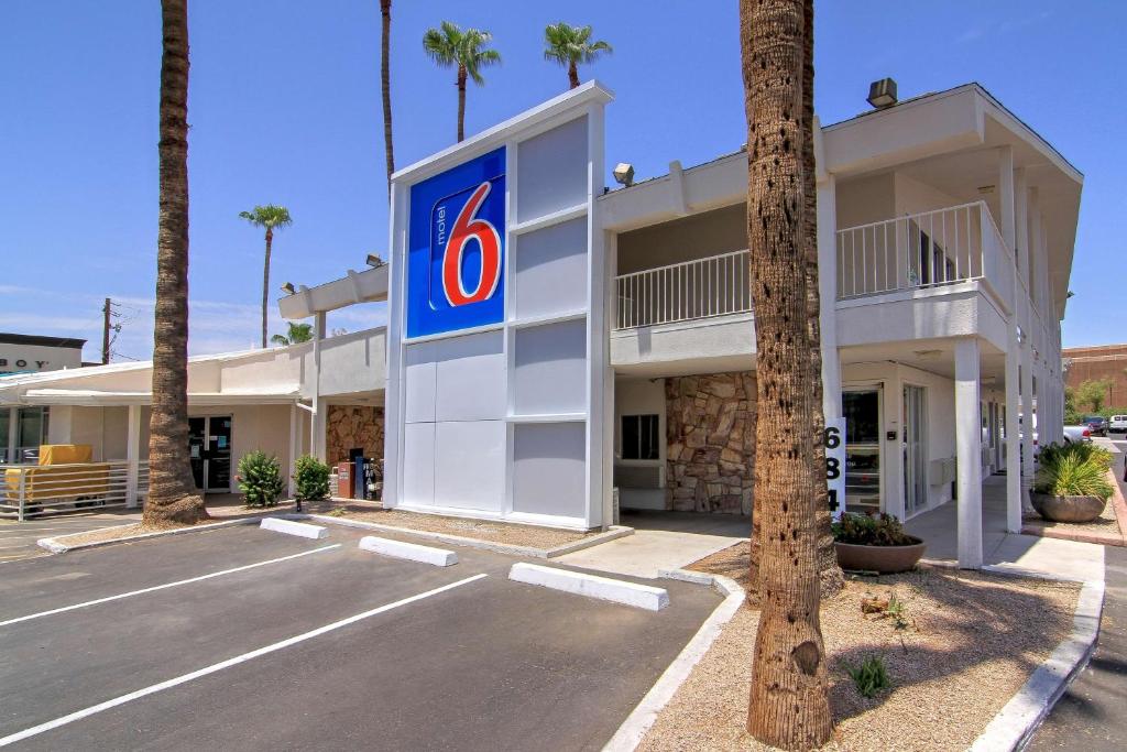 Motel 6-Scottsdale AZ - main image