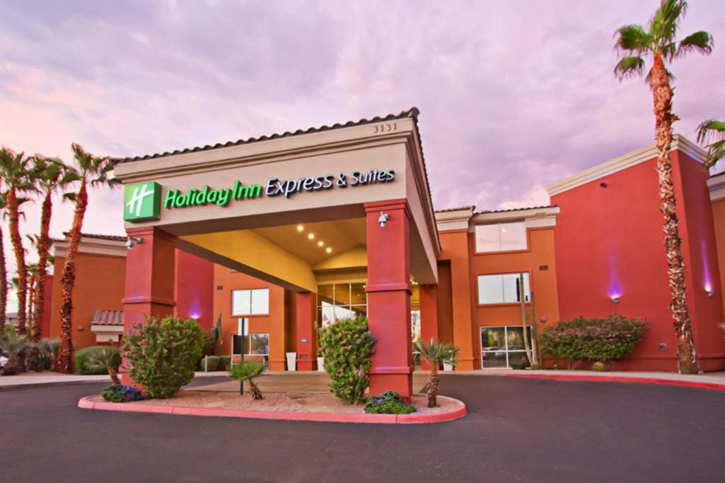 Holiday Inn Express Hotel & Suites Scottsdale - Old Town an IHG Hotel - main image