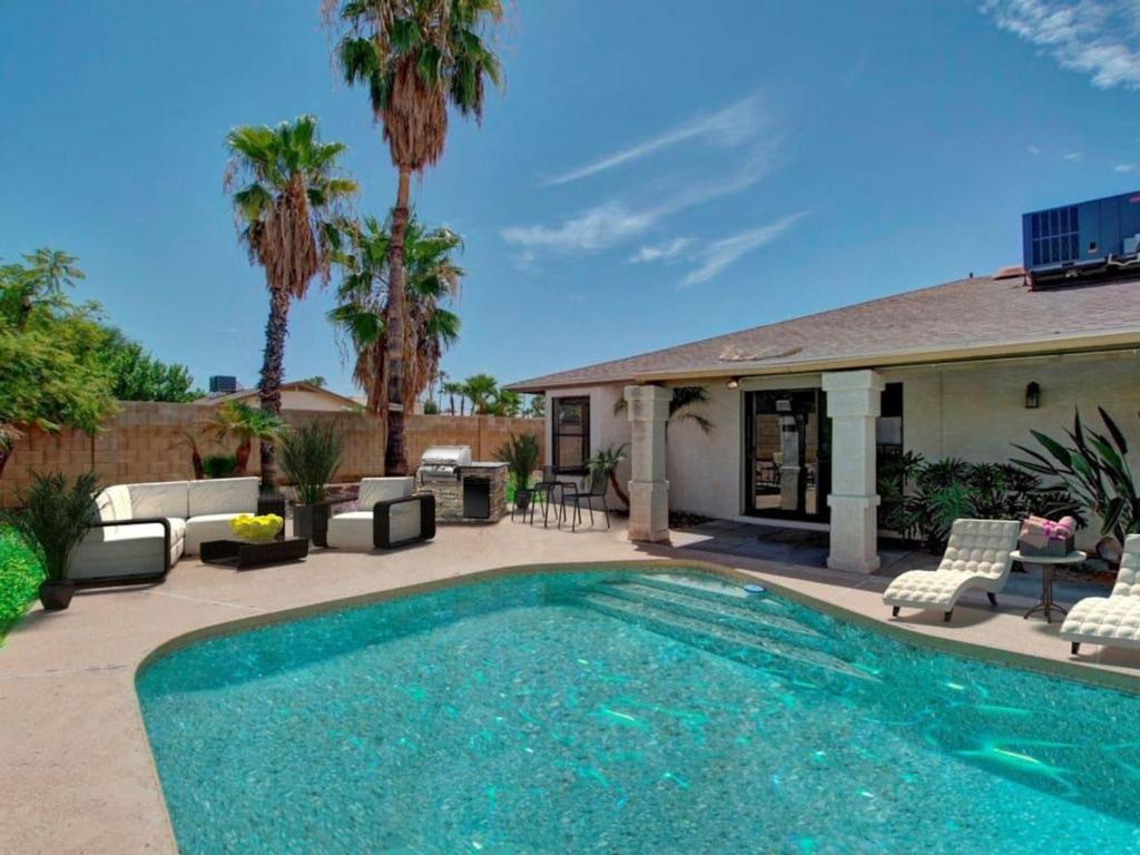 Kierland Villa · North Scottsdale Home w/Pool~Walk to Kierland Area - main image