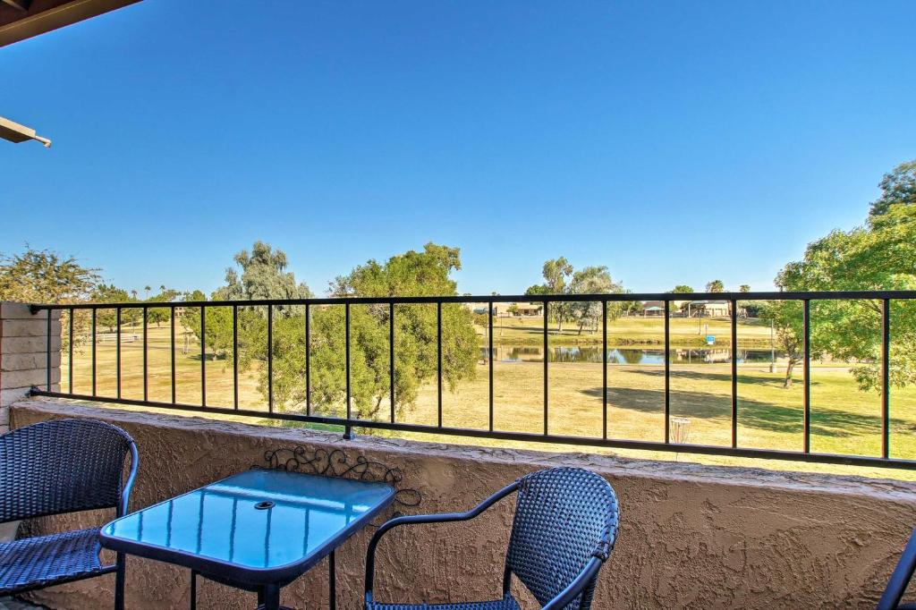 Condo with Greenbelt View 3Mi to Old Town Scottsdale - main image