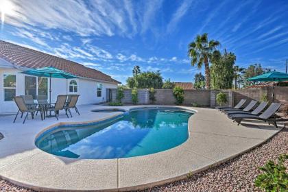 Luxe Scottsdale Abode with Outdoor Oasis 2mi to Golf Scottsdale Arizona
