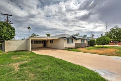 Scottsdale Home with Patio and Pool 4Mi to Papago Park - image 11