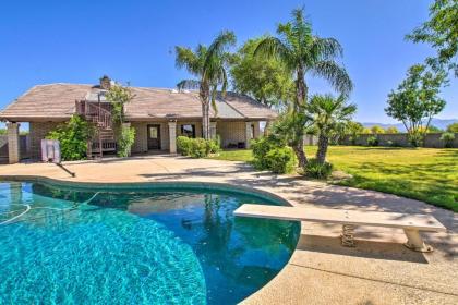 Horse Friendly Oasis with Luxurious Interior and Pool