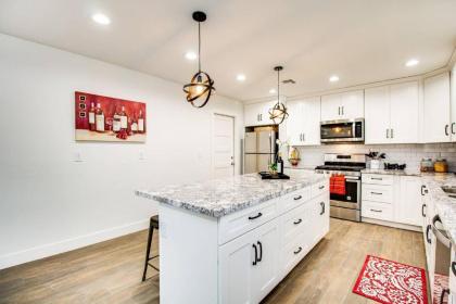 Amazing Modern Remodel Near Old Town with HEATED Pool - image 14