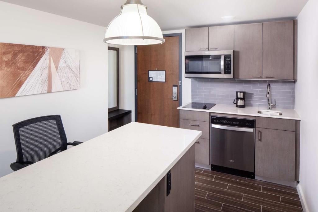 Hyatt House North Scottsdale - image 5