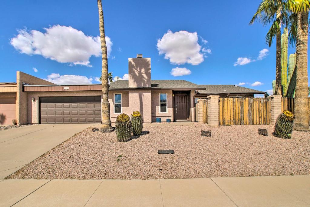 Scottsdale Retreat with Yard 4 Mi to Old Town! - main image