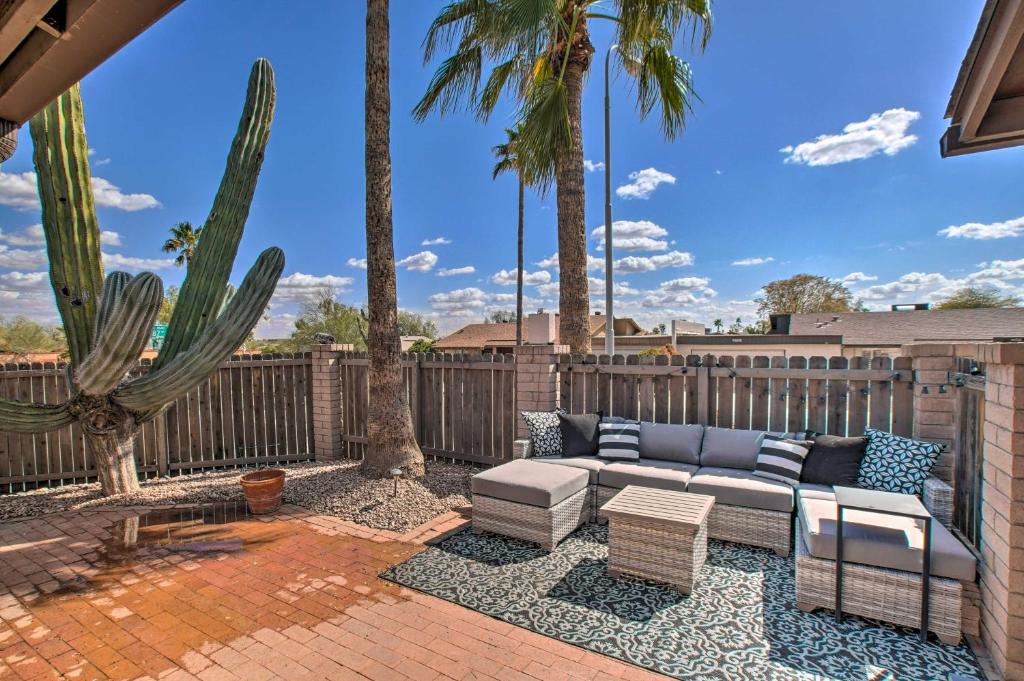 Scottsdale Retreat with Yard 4 Mi to Old Town! - image 5