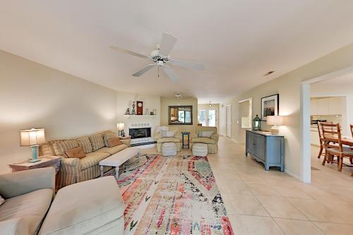 Five Oaks Coastal Cottage in Gated Seabrook Island home - main image