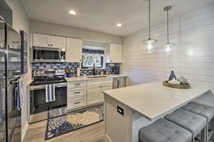 Modern Resort Retreat Near Seabrook Beach! - image 2