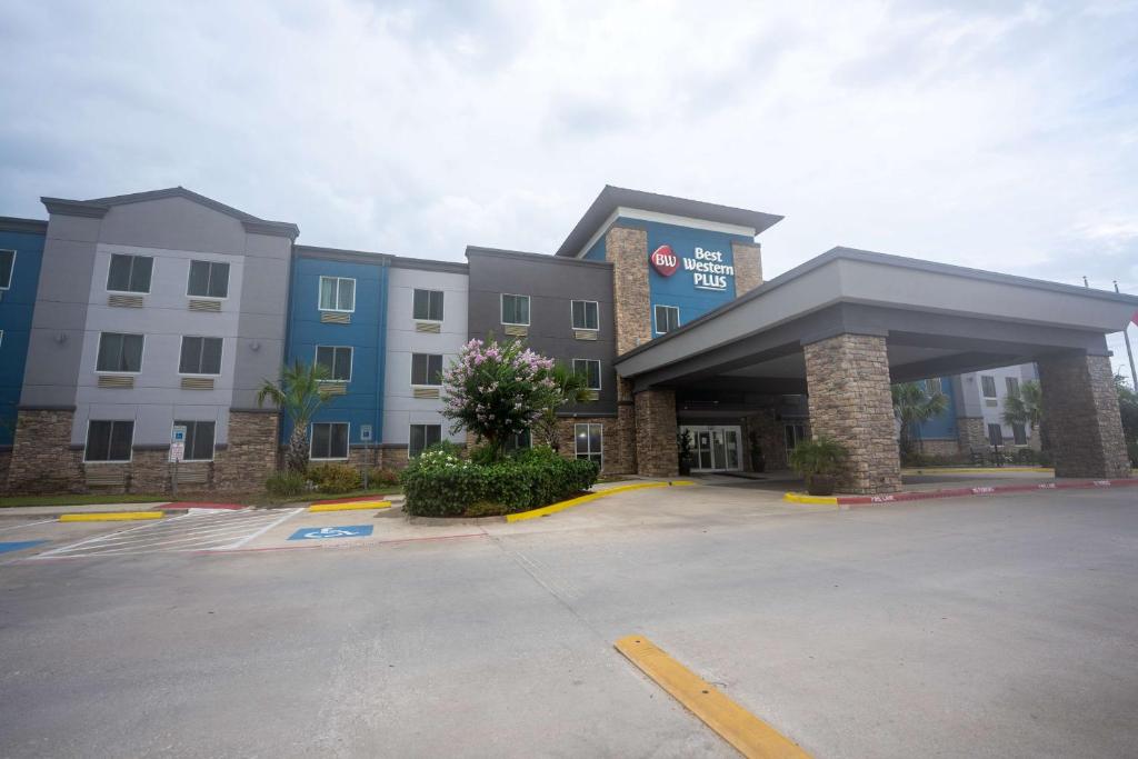 Best Western Plus Seabrook Suites - main image