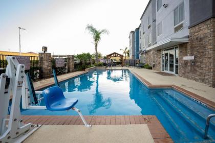 Best Western Plus Seabrook Suites - image 14