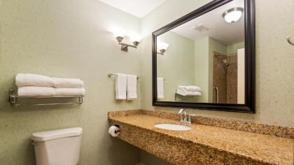 Best Western Plus Seabrook Suites - image 3