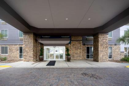 Best Western Plus Seabrook Suites - image 8