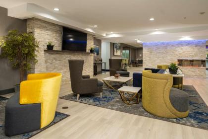 Best Western Plus Seabrook Suites - image 9