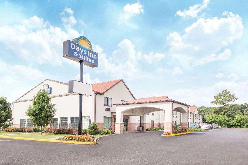 Days Inn & Suites by Wyndham Seaford - main image