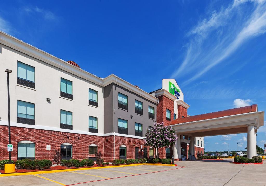 Holiday Inn Express Sealy an IHG Hotel - main image