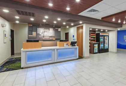 Holiday Inn Express Sealy an IHG Hotel - image 6