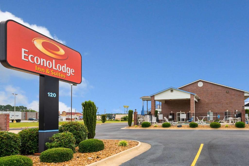 Econo Lodge Inn & Suites Searcy - image 4