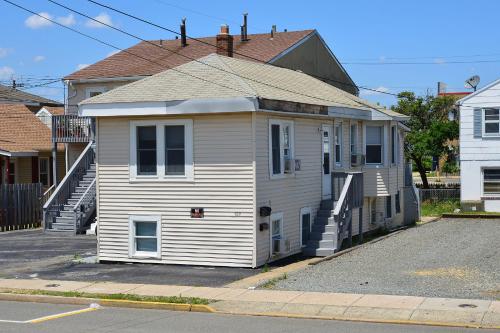 Shore Beach Houses - 122 A Franklin Avenue - main image