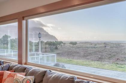 Oceanfront Getaway - image 1