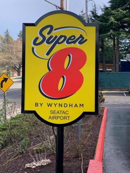 Super 8 by Wyndham SeaTac Airport - image 3