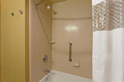 Hampton Inn and Suites Seattle - Airport / 28th Avenue - image 11