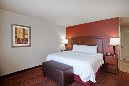 Hampton Inn and Suites Seattle - Airport / 28th Avenue - image 2