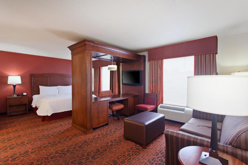 Hampton Inn and Suites Seattle - Airport / 28th Avenue - image 3