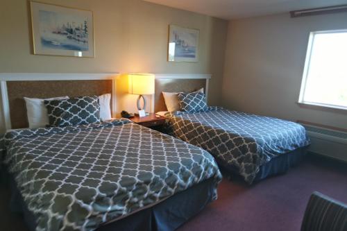 Americas Best Value Inn-Shoreline - image 2