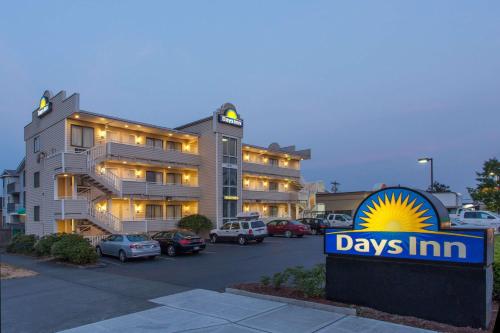 Days Inn by Wyndham Seattle North of Downtown - main image