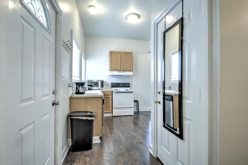 Beautiful 2 BR Apartment Walking Distance From Downtown - image 3