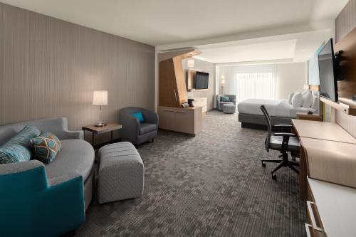 Courtyard by Marriott Seattle Northgate - main image