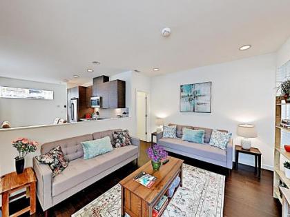 Chic Capitol Hill Townhome with Rooftop Deck & AC townhouse - image 5