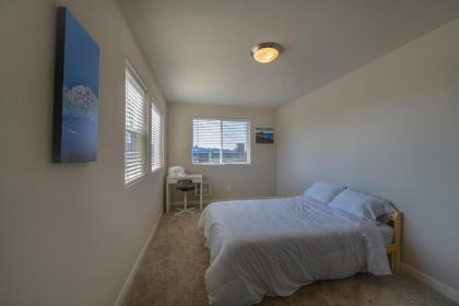 A View Home at Eastlake - image 4