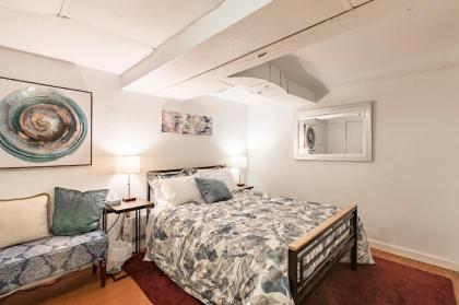 Seattle Urban Village- Unit B- Lago Vista- Lake Union- Sleeps 6 - image 11