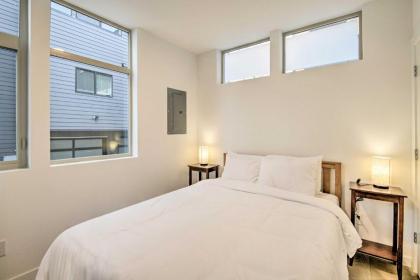 Chic Townhome 2 Miles to Pike Place Market! - image 13