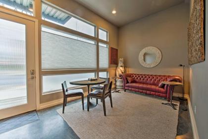 Sleek Seattle Studio 5 Min to Downtown Ballard! - image 14