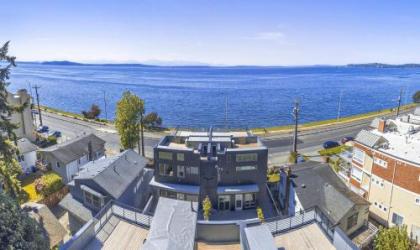 Alki Beach Escape Romantic Waterfront Getaway for 2