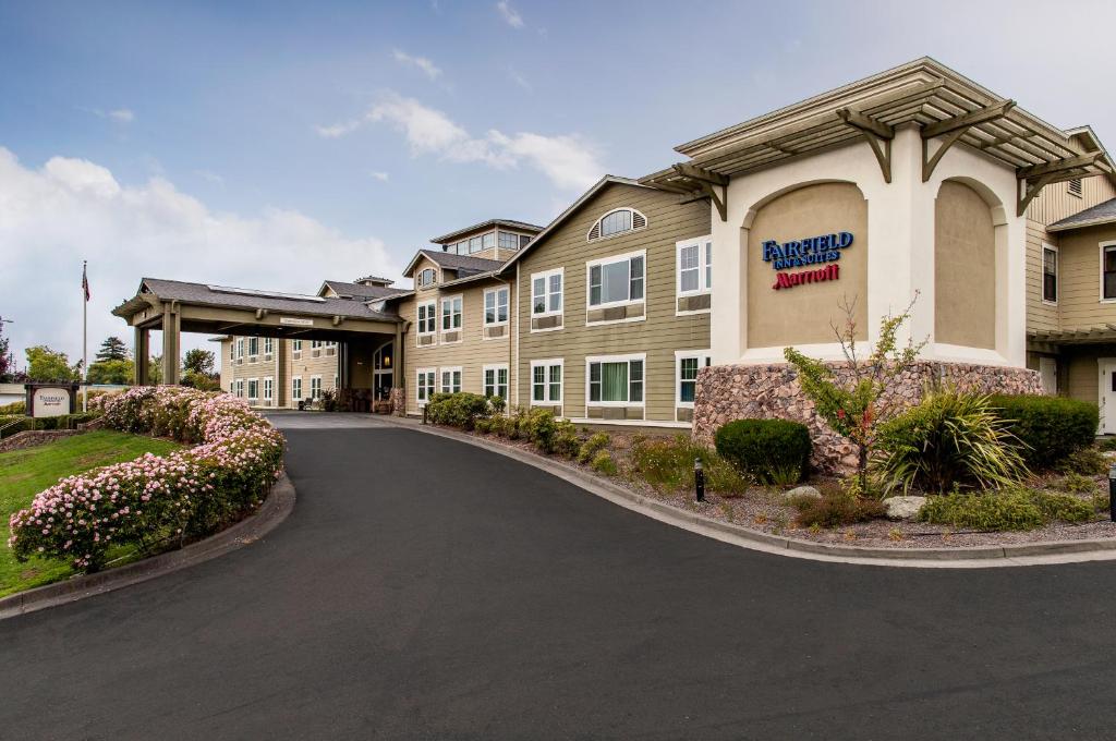 Fairfield Inn and Suites Santa Rosa Sebastopol - main image