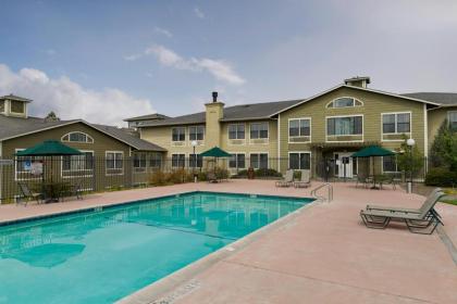 Fairfield Inn and Suites Santa Rosa Sebastopol - image 8