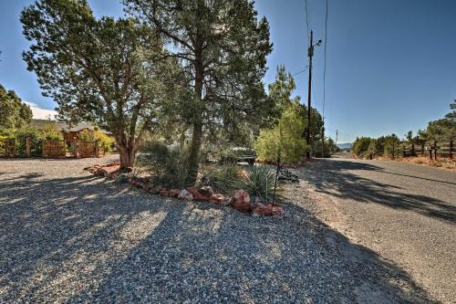 Cozy Romantic Sedona Studio 6 Mi to Red Rock St Pk - image 4