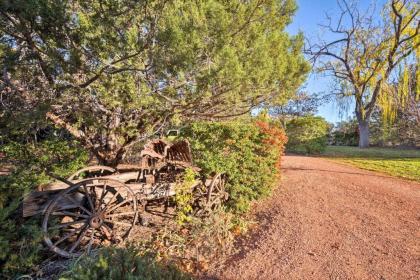 2-Acre Sedona Casita with Deck and Red Rock Views! - image 4