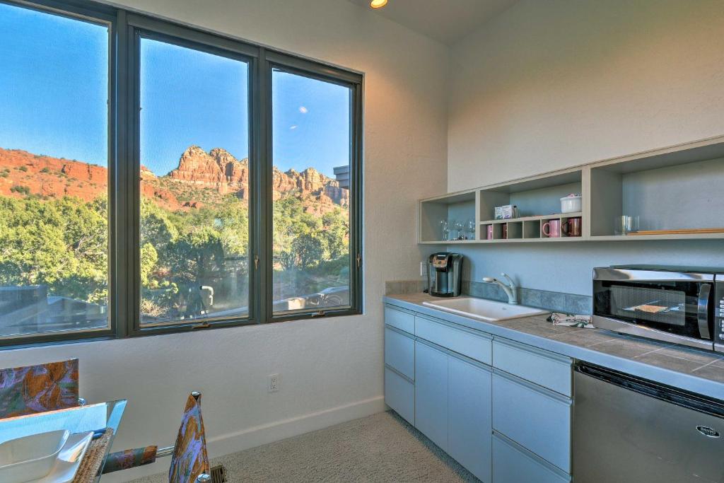 2-Acre Sedona Casita with Deck and Red Rock Views! - image 5