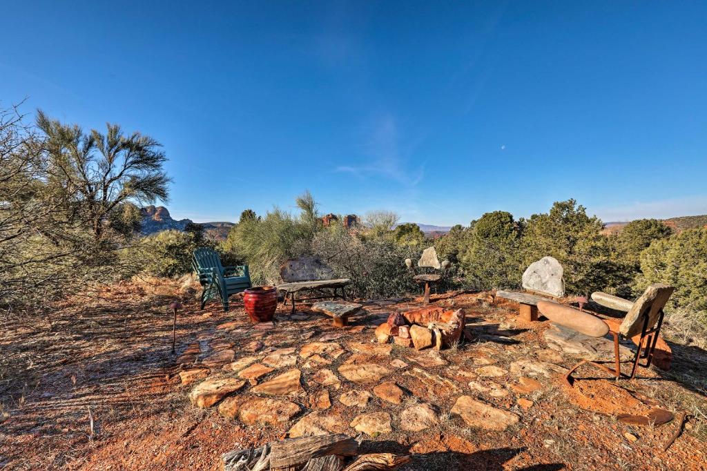 Hike-In and Out Studio on Chapel Trail with Radiant View - image 5